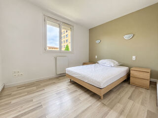  Appartement à louer 2 pièces 46 m²