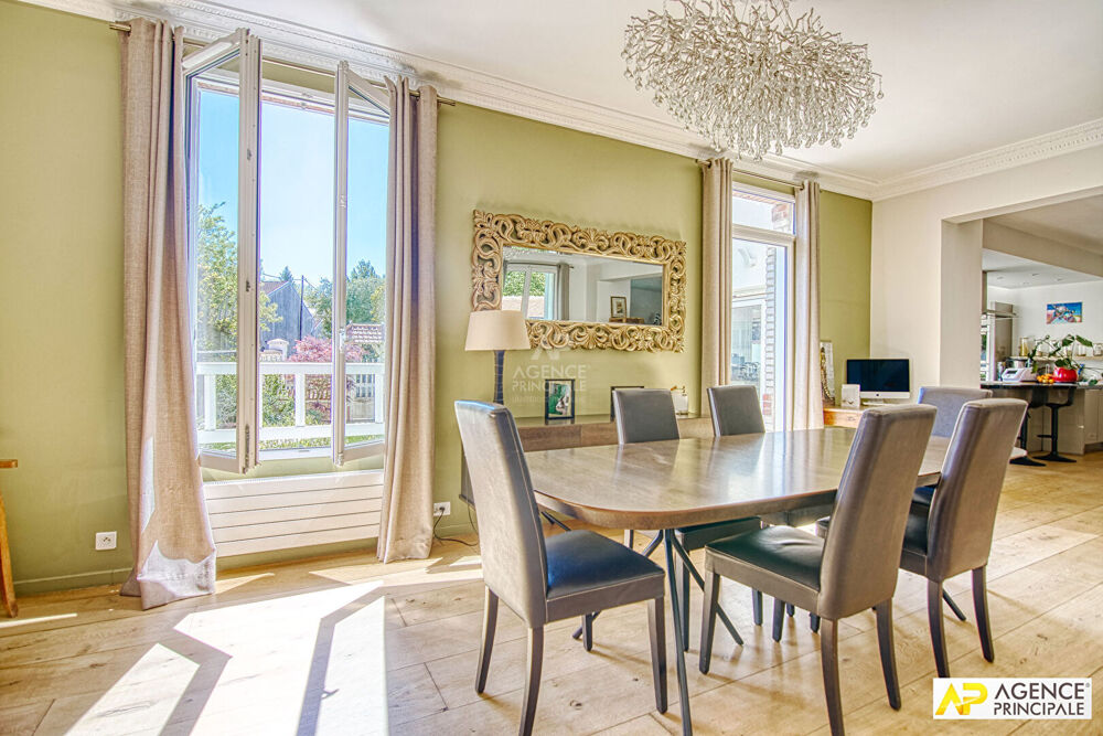 Vente Maison Versailles Montreuil Maison 8 pièces 6 chambres 268 m² au sol avec garage et studio indépendant de 27 m² habitables Versailles