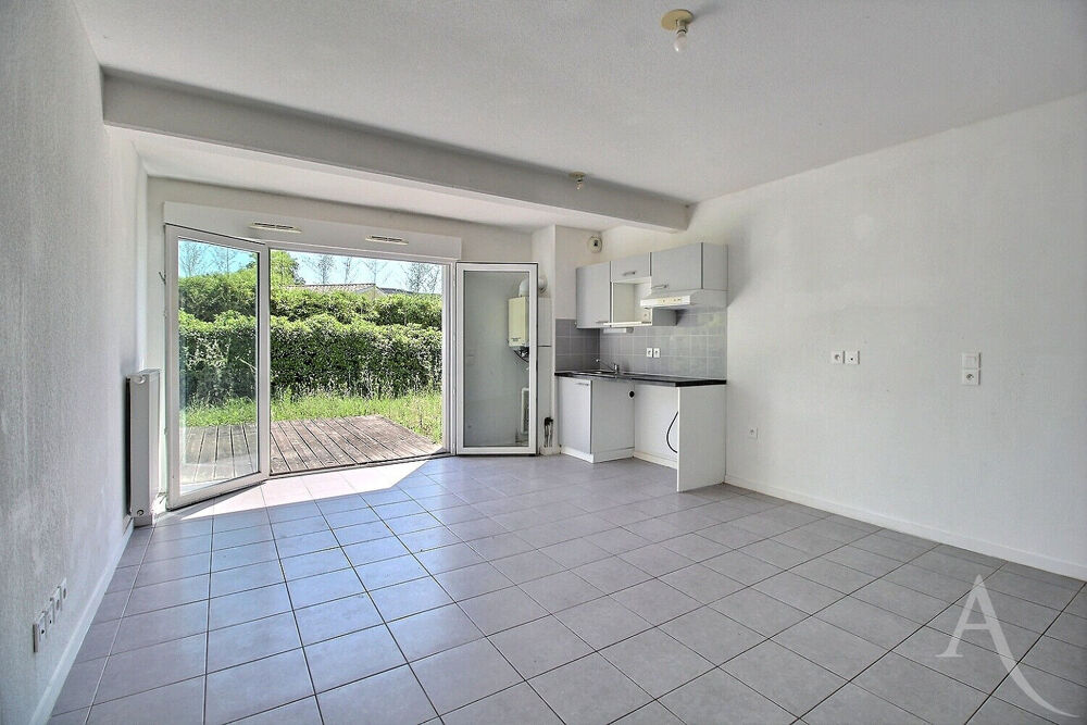 À VENDRE - Appartement T3 avec terrasse et 2 parking