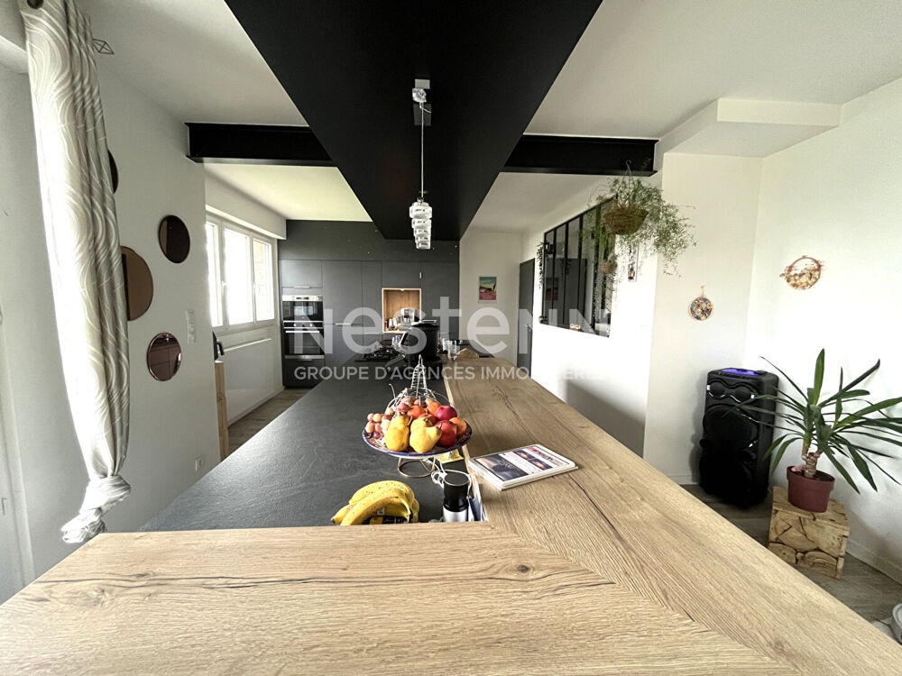 Vente Maison Maison à vendre Monterblanc - 196 m² - 5 chambres - sous-sol - 2800 m² de terrain. Monterblanc