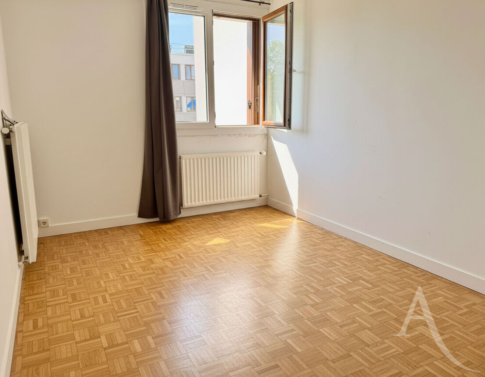 Appartement 4 pièces Chaville Rive Gauche Résidence calme à proximité de la forêt dernier étage