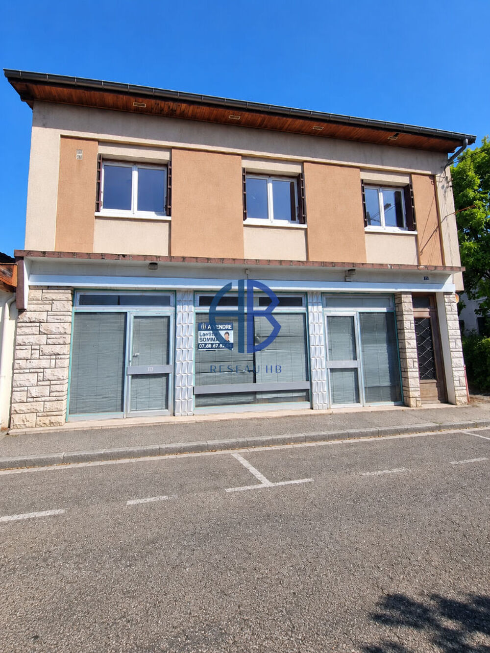 DE NOUVEAU A LA VENTE - IMMEUBLE - CENTRE-VILLE DE LA TOUR-DU-PIN - BELLE OPPORTUNITE