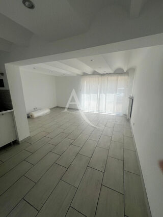  Maison à louer 6 pièces 103 m²