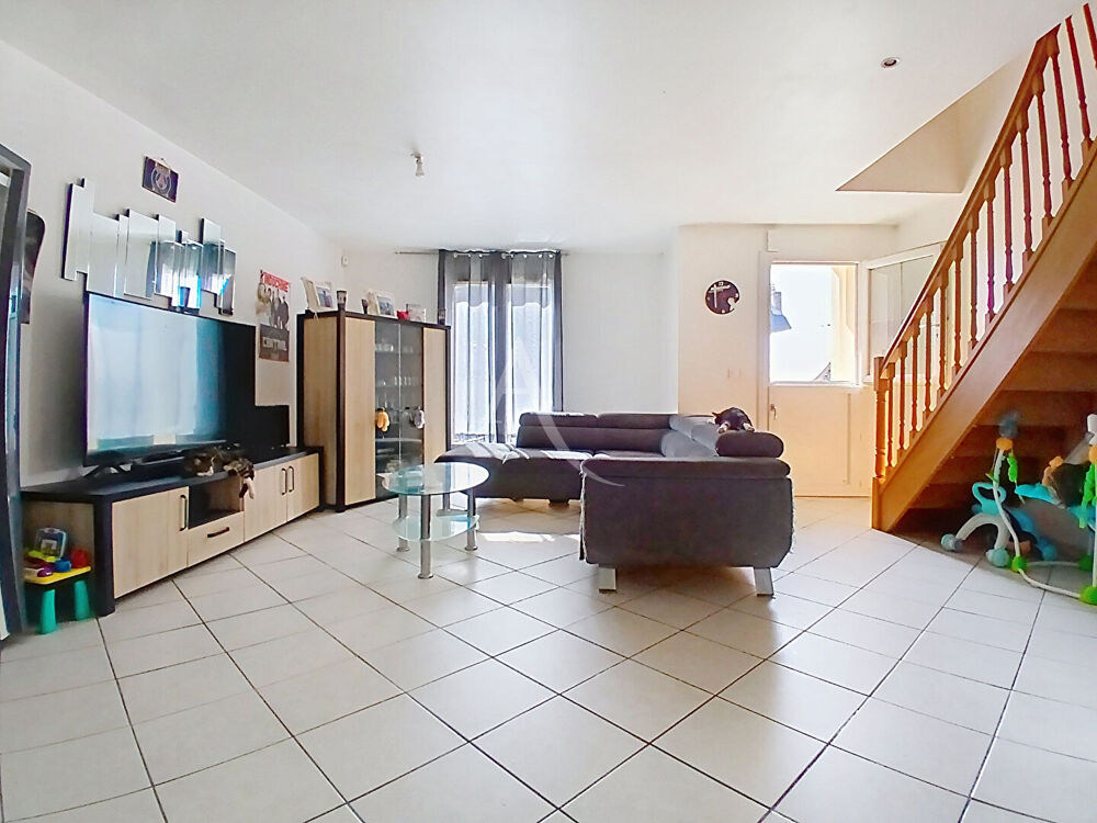Vente Maison Maison familiale 137 m² - 5 chambres + bureau - Dépendances - Soeurdres Soeurdres