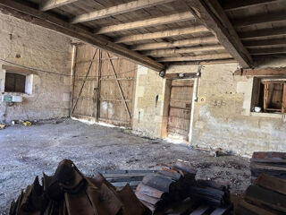  Remise / Grange à vendre 3 pièces 341 m²