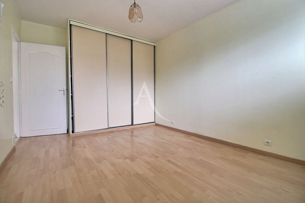 Vente Appartement Appartement  3 pièces centre ville de Maurepas Maurepas