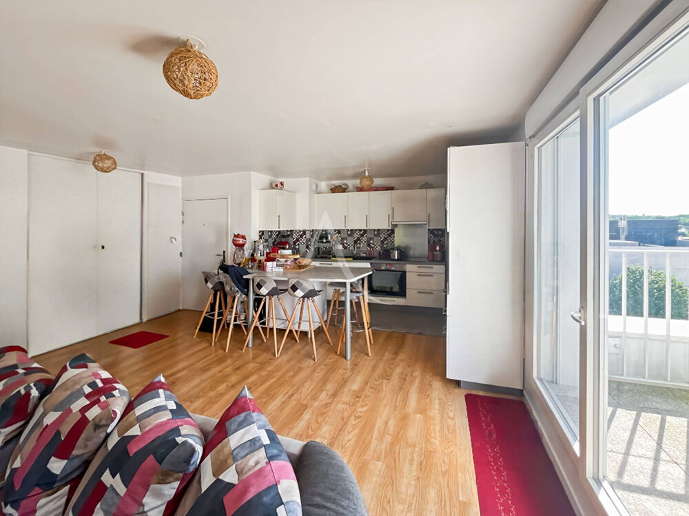 Vente Appartement Appartement Cergy 3 pi�ce(s) 63 m2 R�sidence r�cente  au dernier �tage avec terrasse! Cergy