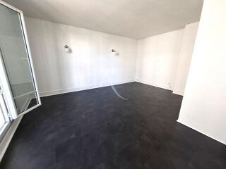 Location Appartement Appartement 2 pièces rénové avec balcon et garage ? Centre-ville de Limeil-Brévannes Limeil brevannes