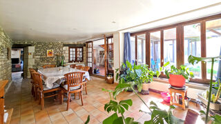  Maison à vendre 15 + pièces 402 m²