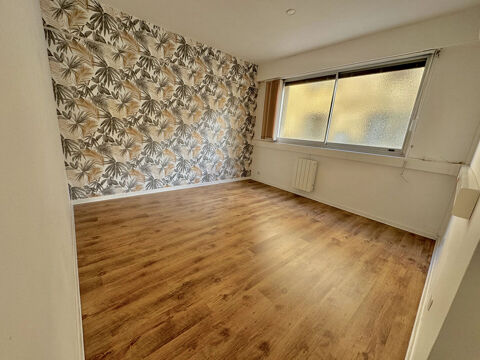 A LOUER  LOCAL PROFESSIONNEL 20 000 AJACCIO  CENTRE VILLE 850 20000 Ajaccio