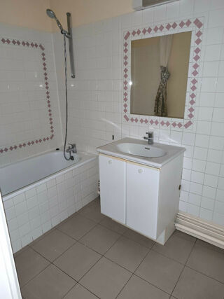  Appartement à louer 2 pièces 52 m²