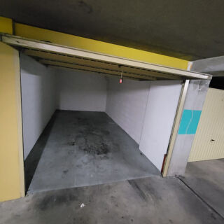  Parking / Garage à louer 