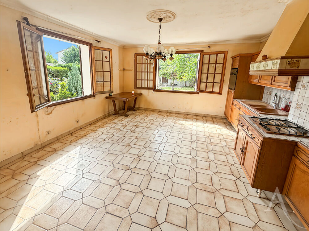 Vente Maison Maison plain pied 5 pièces 114 m2 Sainte genevieve des bois