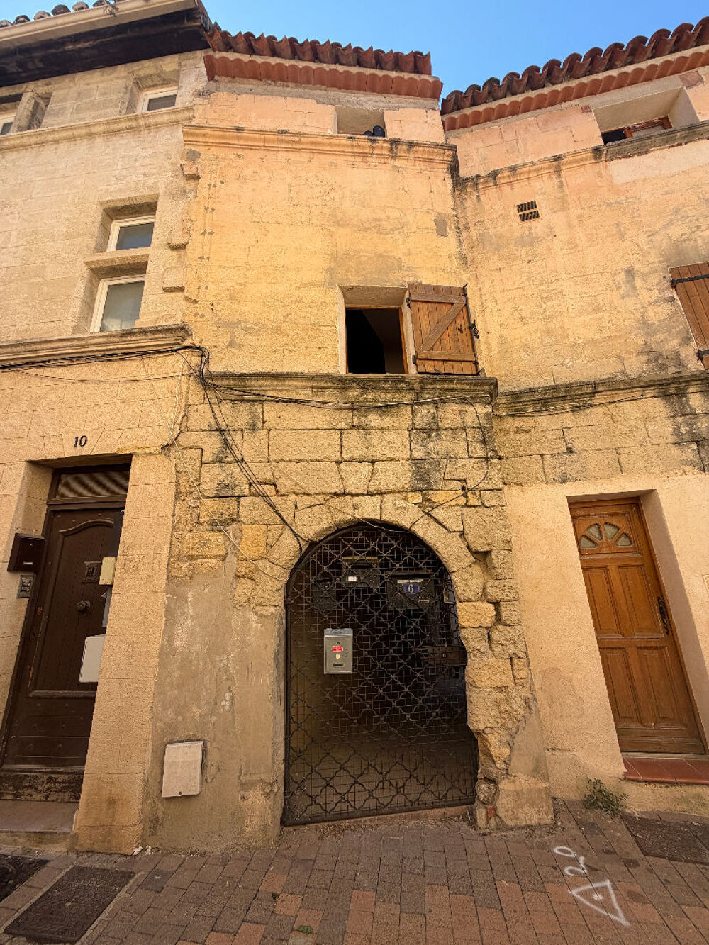 ISTRES STUDIO EN rdc au centre ville