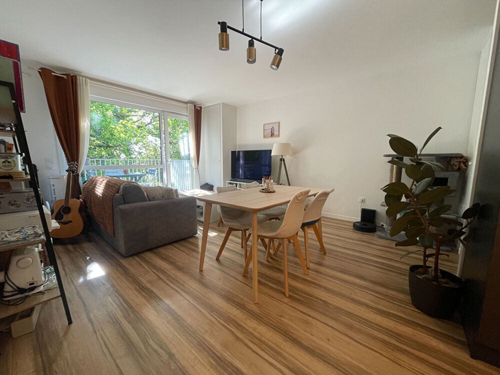 Vente Appartement Appartement à vendre à Vannes Ménimur 2 pièces 46 m² dernier étage balcon Vannes