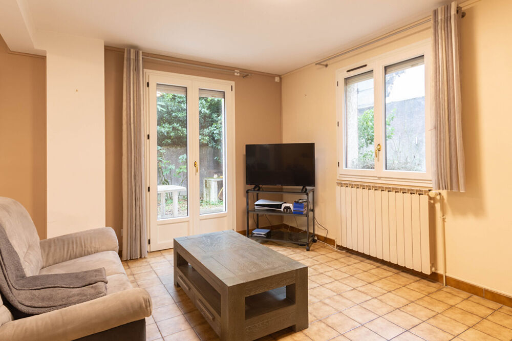 Location Appartement CHAMBRE DANS COLOCATION DE 3PERS DANS MAISON MEUBLEE - LA DOUA Villeurbanne