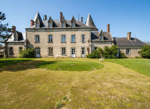   CHÂTEAU D'EXCEPTION DES XVe ET XIXe SIÈCLES DOMAINE DE 108 HECTARES, MONUMENT HISTORIQUE, HAUTE-VIENNE Villa - 12 pièce(s)