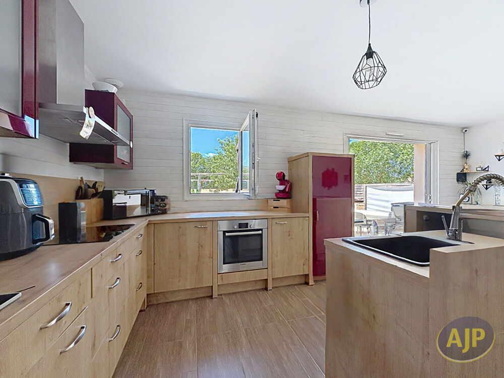 LES MAGNILS REIGNIERS - Maison de plain-pied - 4 chambres