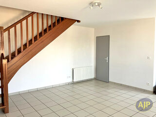  Maison à louer 3 pièces 77 m²