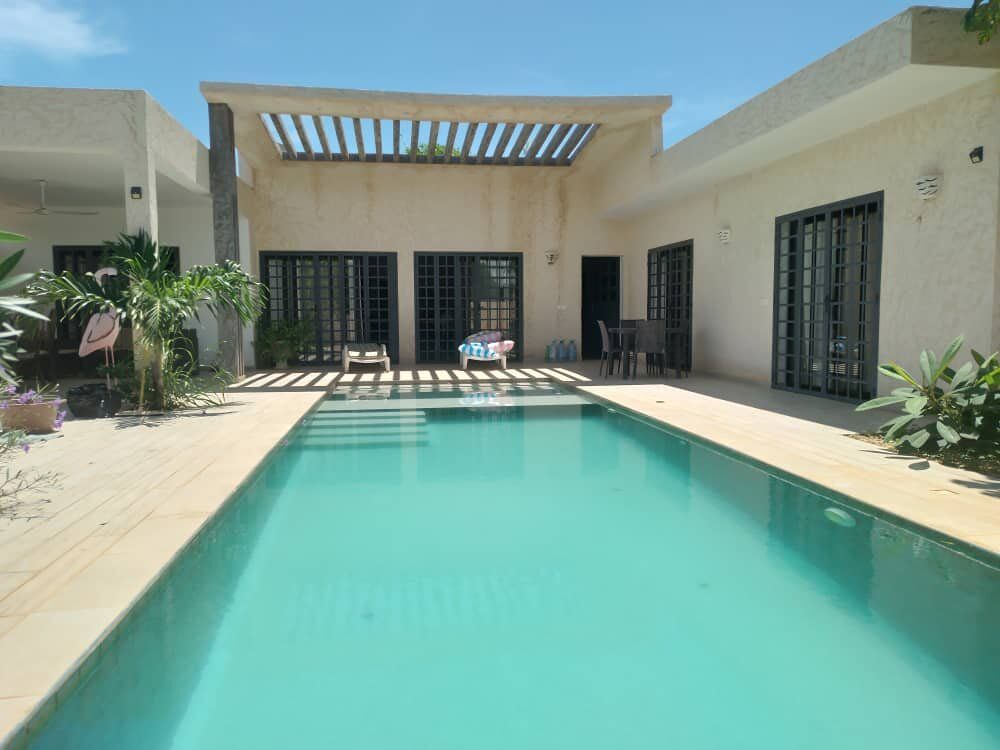 Vente Maison BAISSE DE PRIX POUR CETTE VILLA AVEC PISCINE SITUEE EN RESIDENCE A NGUERIGNE EN EXCLUSIVITE CHEZ SELECTION SENEGAL Nguerigne (Senegal)