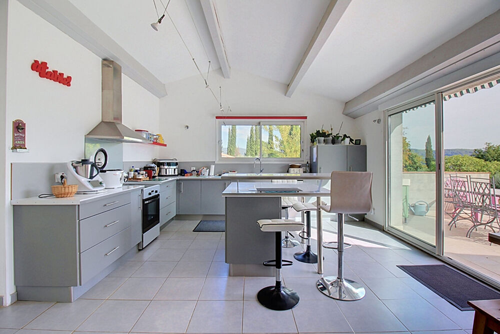 Vente Maison A VENDRE ! Maison à SALERNES de plain-pied avec dépendance piscine et 4 garages sur 2 945 m² de terrain Salernes