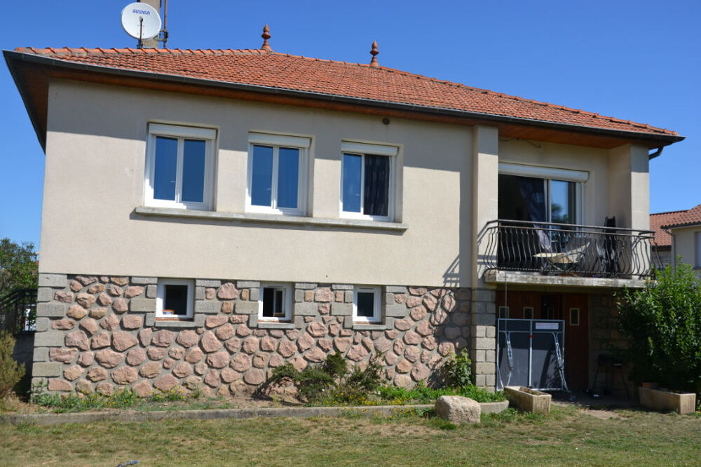 Vente Maison Maison  de plus de 100m2  avec garage sur 700 m2 de terrain Centre SAINTE SIGOLENE Sainte sigolene