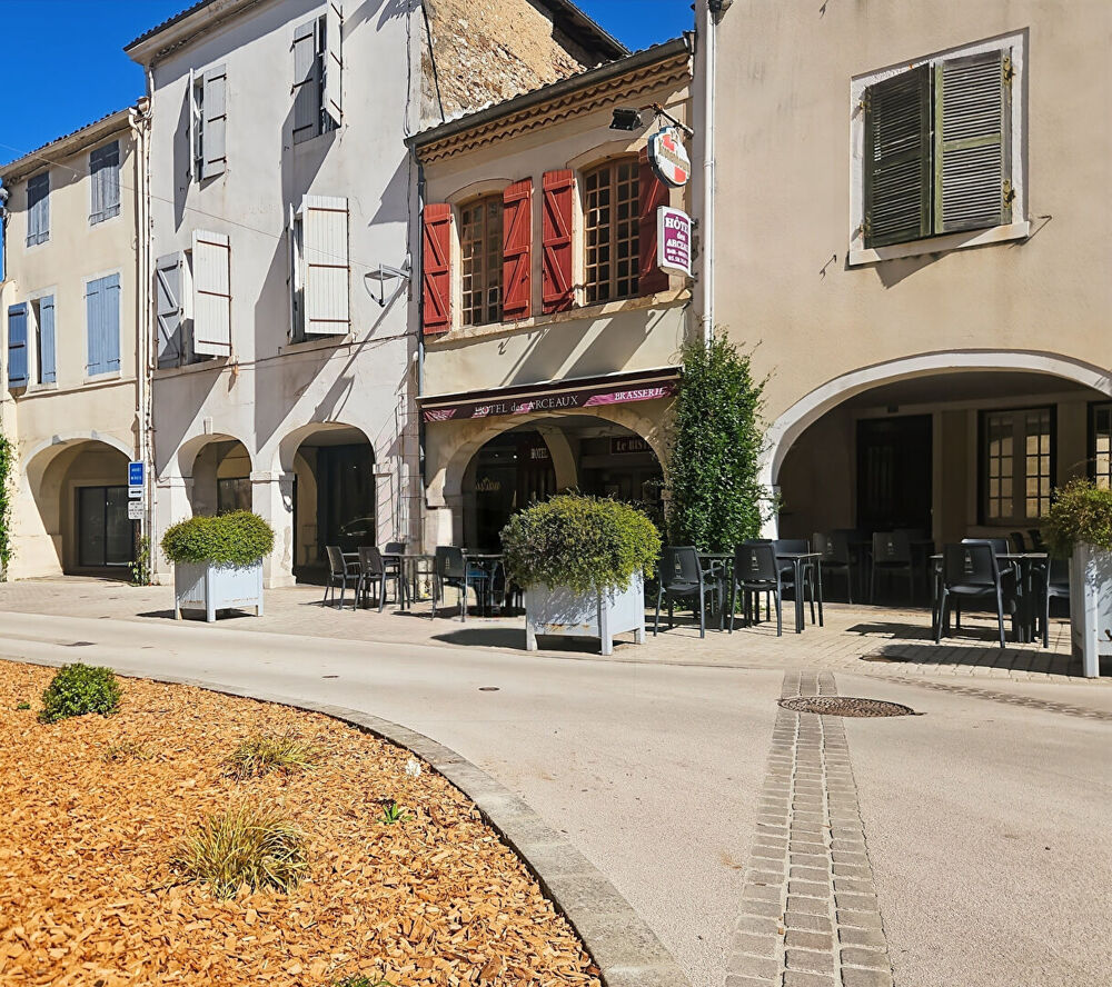   FONDS DE COMMERCE-  BAR - BRASSERIE -HÔTEL AVEC LICENCE IV - EMPLACEMENT N°1 AU COEUR DE SAINT-SEVER 