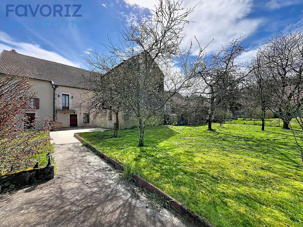 Maison 6 pièces 226 m² · à Noidant le Rocheux · 226 m² · 139 500 €