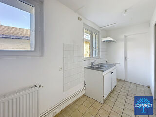  Appartement à louer 3 pièces 90 m²