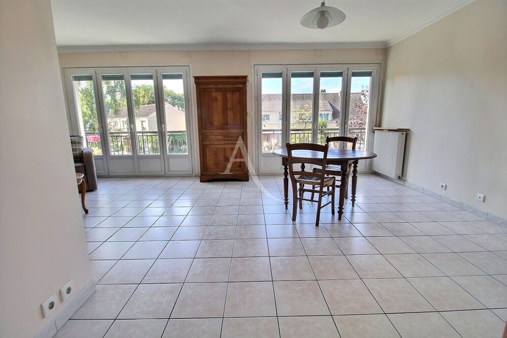 Vente Appartement Appartement 4 pièces de 85 m² avec grand balcon et faibles charges Maurepas