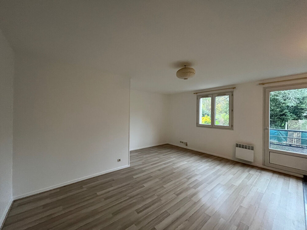 Location Appartement Appartement 2 pièces de 46m² au centre-ville de Vieux Massy Massy