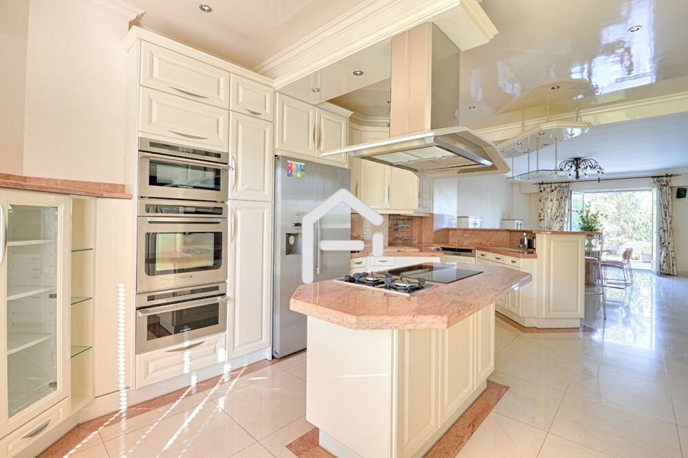 Vente Maison Maison de Prestige à Vendre à Orly - 10 pièces, 450 m² Orly