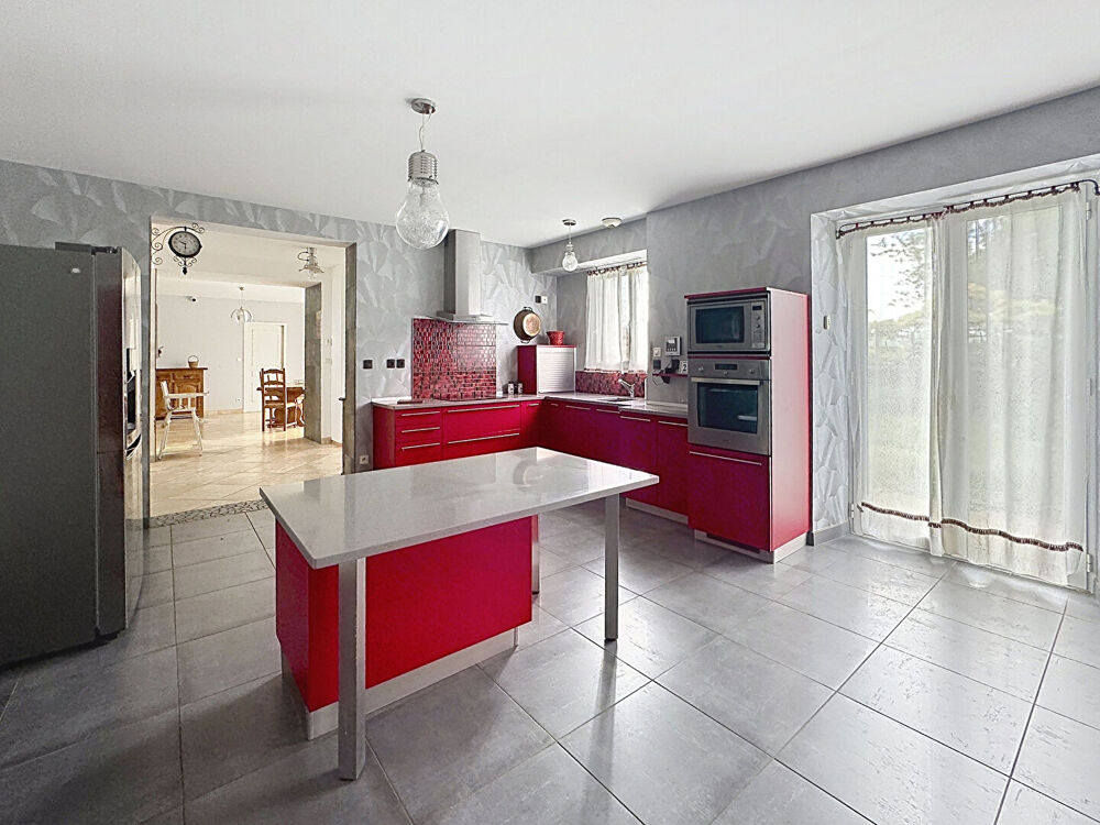 Maison La Cote Saint Andre 6 pièce(s) de 246 m²