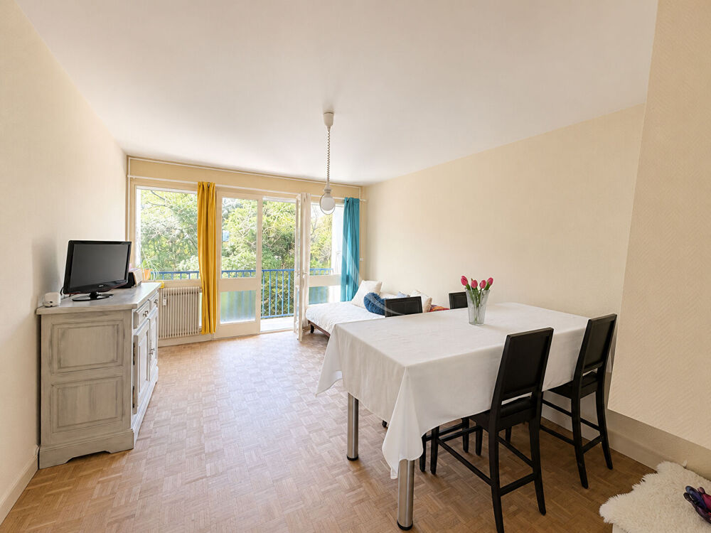 SAUMUR CENTRE - Appartement 70 m² avec balcon-terrasse, garage et cave.
