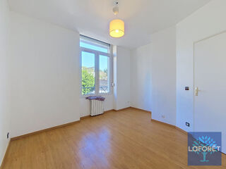  Appartement à louer 2 pièces 45 m²