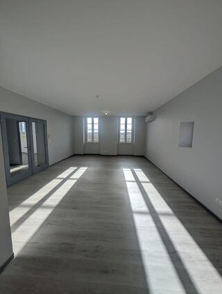  Appartement � louer 4 pi�ces 108 m�