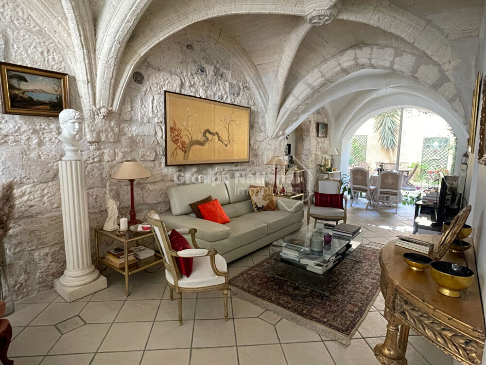 Maison de ville à Tarascon 6 pièces 160 m² avec cour et garage.