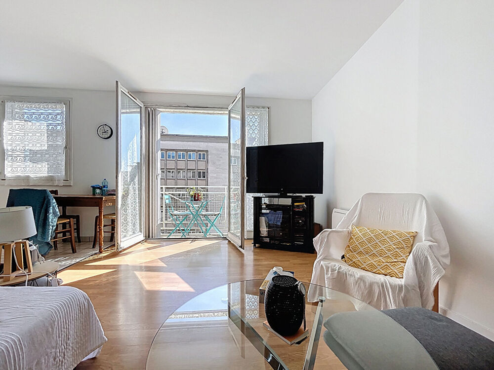 A vendre- Appartement Nantes 3 pièces- 2 chambres, balcon et parking 80.11 m2, quartier ST Anne