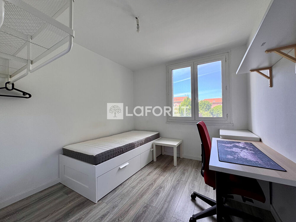 SAINT MARTIN LE VINOUX - T4 TRAVERSANT AVEC BALCON, CAVE ET PARKING COLLECTIF