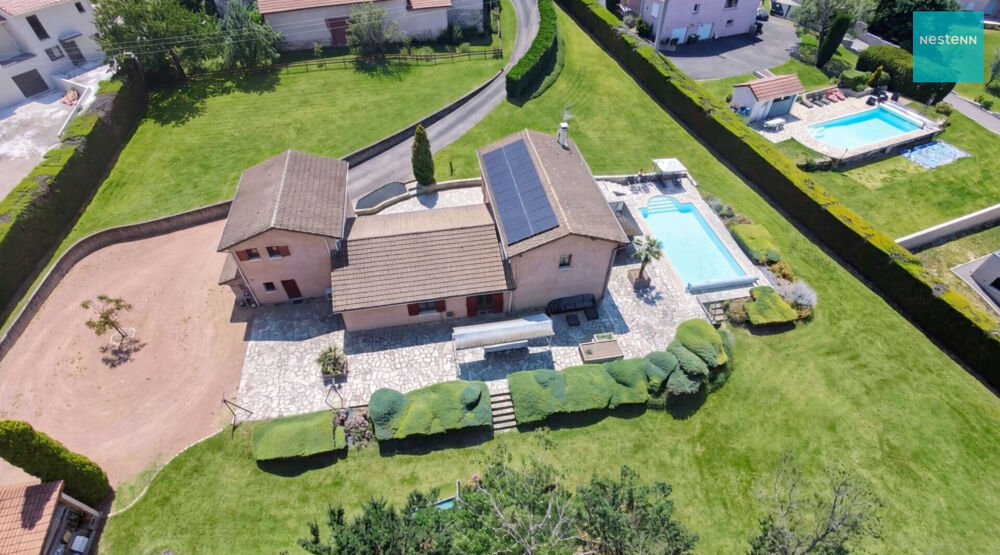 Maison familiale de 190 m2 / 3 Chambres 42170 SAINT-RAMBERT avec parc de 3789m2 et piscine
