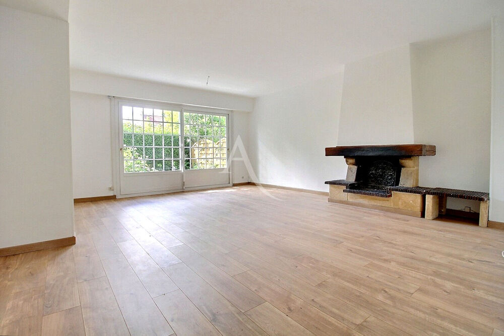 Vente Maison Maison 7 pièces Maurepas quartier des Bessières Maurepas