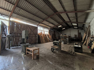 Remise / Grange � vendre 1 pi�ce 666 m� Saint caprais