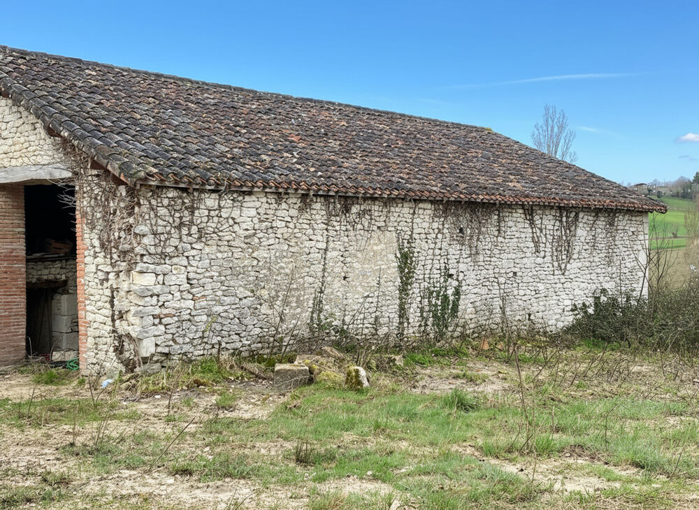 Vente Maison Grange en pierre à rénover avec 1 hectare de terrain Saint-Paul-Flaugnac Saint paul de loubressac