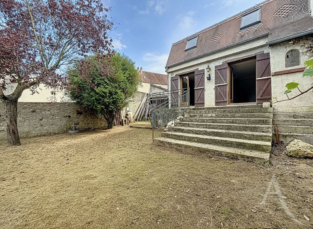 Vente Maison Maison Ecquevilly 4 pièce(s) 83 m2 - Hyper centre - 3 chambres - Jardin et cave Ecquevilly
