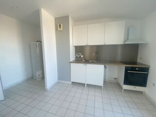  Appartement à louer 5 pièces 99 m²