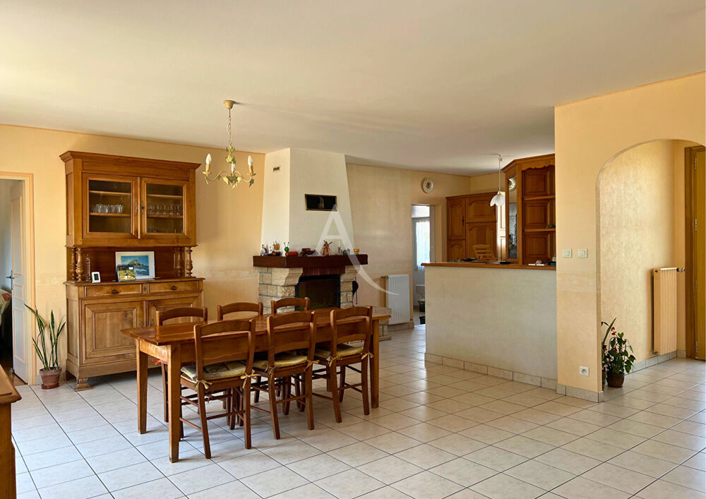 Grande maison familiale à Bouin - Volumes exceptionnels et garage de 100 m²