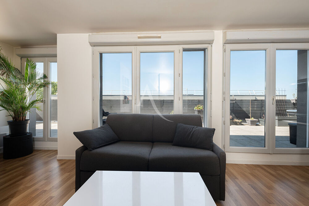 Lumineux F3 dernier étage avec grande terrasse de 40m²