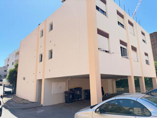  Immeuble � vendre 421 m�