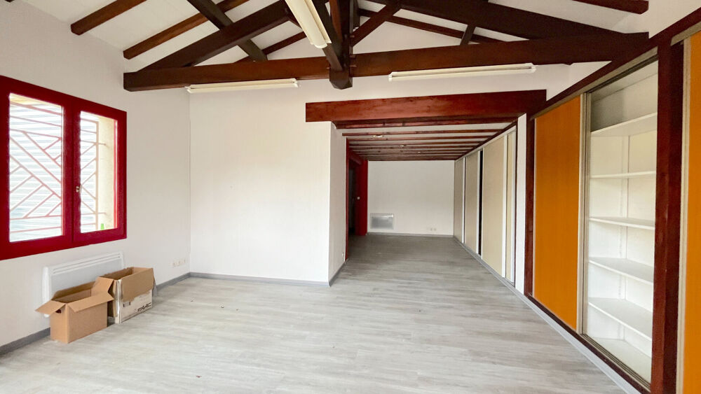   A LOUER BUREAU DE 50 M2 AVEC PARKINGS - SECTEUR CAVIGNAC Cavignac