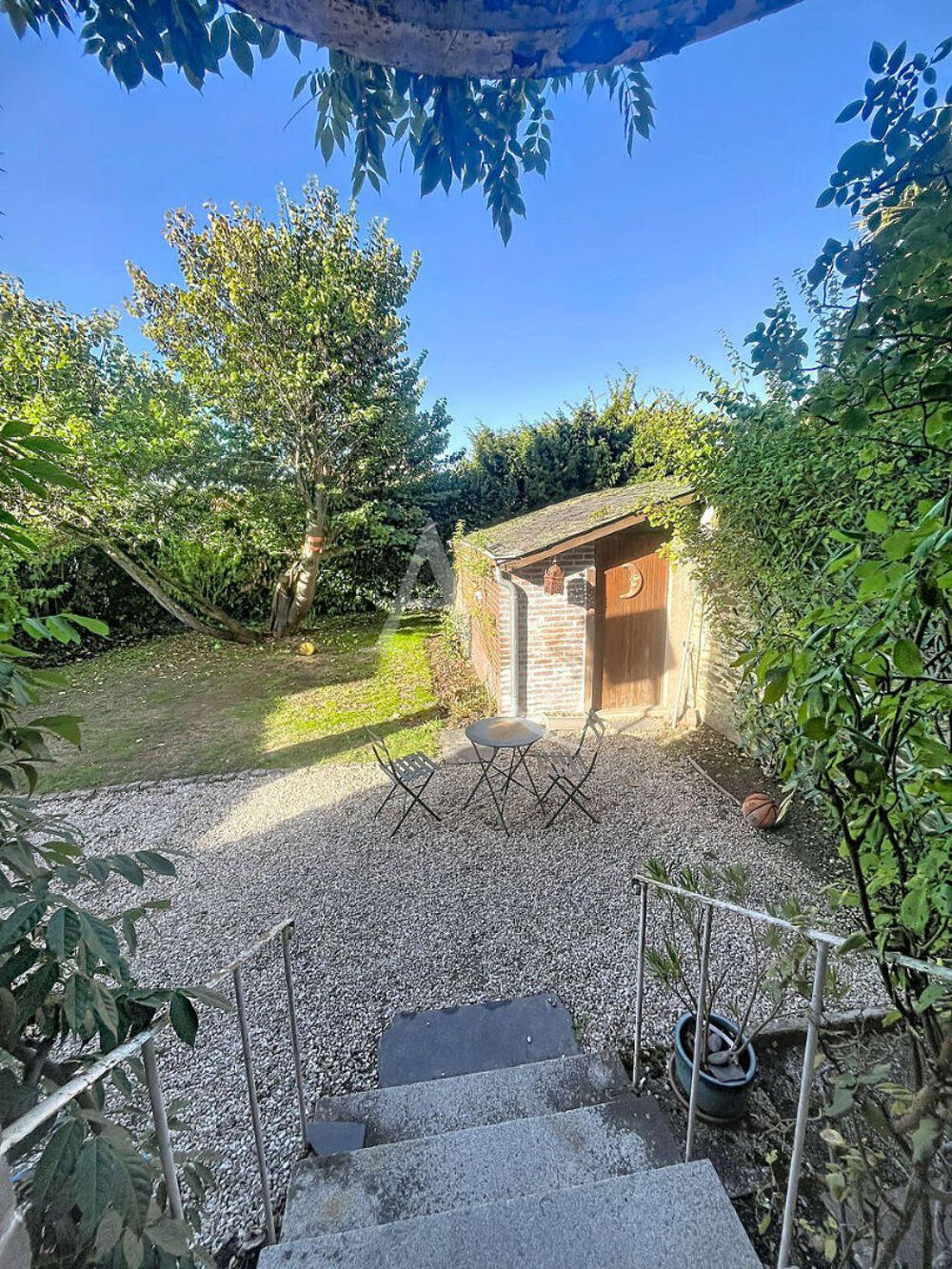 Vente Maison Élégante maison de ville avec jardin clos et arboré, sans vis-à-vis Segre en anjou bleu